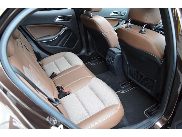 ＧＬＡクラス ＧＬＡ２５０　４マチック　エディション１　ブラウンハーフレザーシート　パノラマサンルーフ　純正ナビ＆ＴＶ　バックカメラ　ＥＴＣ　レーダーセーフティ　シートヒーター　パワーバックドア　１９インチアルミホイール（16枚目）