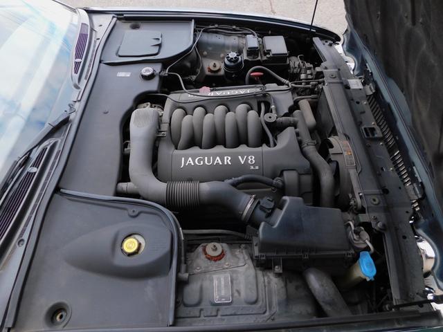 ＸＪ ＸＪ　エグゼクティブ３．２－Ｖ８　走行３．６万ｋｍ　Ｘ３０８モデル　クリーム本革　天井内装張替え済み（7枚目）