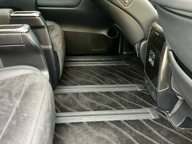 ヴェルファイア ２．５Ｚ　Ｇエディション　Ｋスペックエアロ　車高調　ＷＯＲＫ２０インチアルミ新品　社外マフラー　テール後期仕様　ライト加工（46枚目）