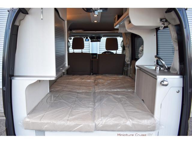 エブリイ ジョインターボ　岡モータース　ミニチュアクルーズＳＶ　１オーナー　禁煙車　ナビＤＴＶ　Ｂカメラ　ソーラーパネル＆走行充電　サブバッテリー　電子レンジ　外部１００Ｖ入出力　ＤＶＤ内蔵後部モニター　遮光カーテン（13枚目）
