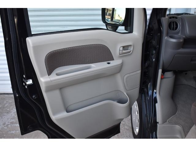 エブリイ ジョインターボ　岡モータース　ミニチュアクルーズＳＶ　１オーナー　禁煙車　ナビＤＴＶ　Ｂカメラ　ソーラーパネル＆走行充電　サブバッテリー　電子レンジ　外部１００Ｖ入出力　ＤＶＤ内蔵後部モニター　遮光カーテン（40枚目）