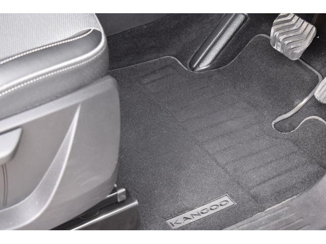 カングー クレアティフ　レ・クルールカスタマイズ　１オーナー　禁煙車　８型マルチメディア　Ｂカメラ　ＢＫマルチルーフレール　ＥＴＣ　ＢＫスチールホイール　ＡＣＣ　ＬＢＡ　ＬＫＡ　パーキングセンサー（27枚目）
