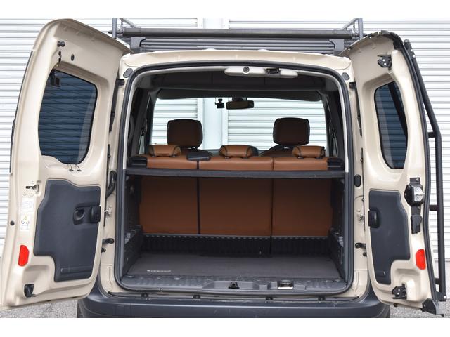 カングー １．６　禁煙車　レクルール・カスタマイズ　タイミングベルト交換済み　ＣＡＢＡＮＡシートカバー　　ルーフキャリア　専用リアラダー　新品ナビ　バックカメラ　新品タイヤ　ブラックスチールホイール（11枚目）
