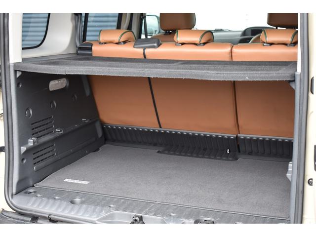 カングー １．６　禁煙車　レクルール・カスタマイズ　タイミングベルト交換済み　ＣＡＢＡＮＡシートカバー　　ルーフキャリア　専用リアラダー　新品ナビ　バックカメラ　新品タイヤ　ブラックスチールホイール（12枚目）