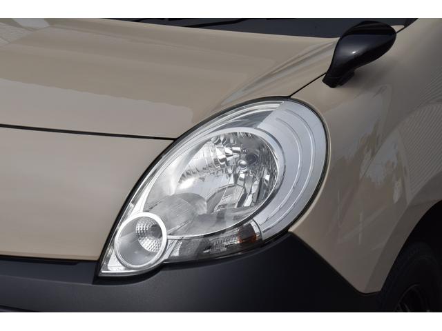 カングー １．６　禁煙車　レクルール・カスタマイズ　タイミングベルト交換済み　ＣＡＢＡＮＡシートカバー　　ルーフキャリア　専用リアラダー　新品ナビ　バックカメラ　新品タイヤ　ブラックスチールホイール（17枚目）