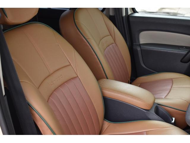 カングー １．６　禁煙車　レクルール・カスタマイズ　タイミングベルト交換済み　ＣＡＢＡＮＡシートカバー　　ルーフキャリア　専用リアラダー　新品ナビ　バックカメラ　新品タイヤ　ブラックスチールホイール（22枚目）
