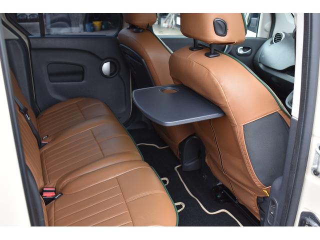 カングー １．６　禁煙車　レクルール・カスタマイズ　タイミングベルト交換済み　ＣＡＢＡＮＡシートカバー　　ルーフキャリア　専用リアラダー　新品ナビ　バックカメラ　新品タイヤ　ブラックスチールホイール（25枚目）