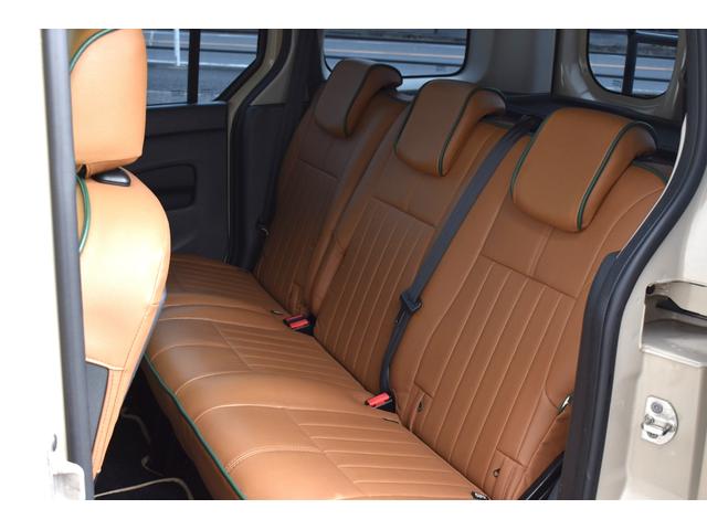 カングー １．６　禁煙車　レクルール・カスタマイズ　タイミングベルト交換済み　ＣＡＢＡＮＡシートカバー　　ルーフキャリア　専用リアラダー　新品ナビ　バックカメラ　新品タイヤ　ブラックスチールホイール（28枚目）