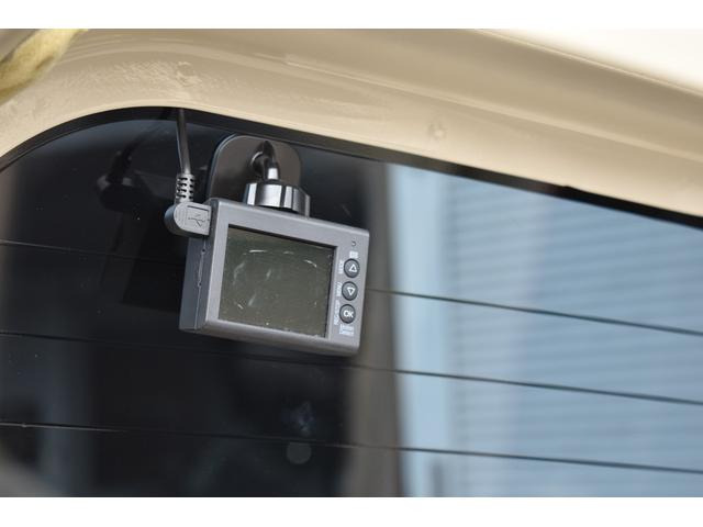 カングー １．６　禁煙車　レクルール・カスタマイズ　タイミングベルト交換済み　ＣＡＢＡＮＡシートカバー　　ルーフキャリア　専用リアラダー　新品ナビ　バックカメラ　新品タイヤ　ブラックスチールホイール（34枚目）