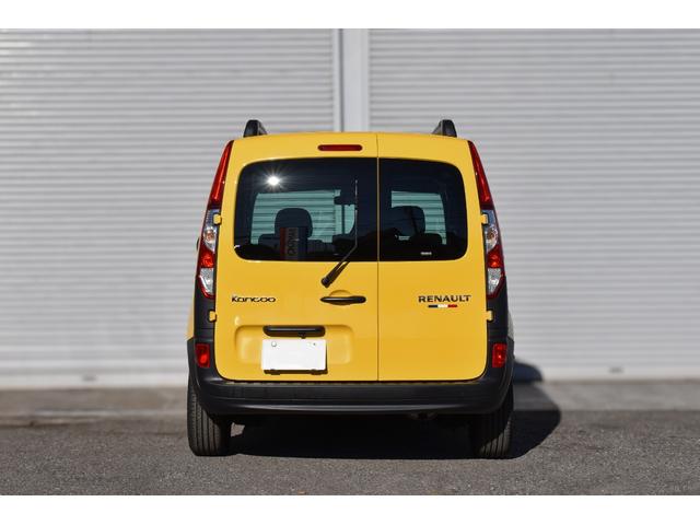 カングー ラ・ポスト　限定車　１オーナー　禁煙車　９インチナビＤＴＶ　Ｂカメラ　ＬＥＤヘッドランプ　ＢＫマルチルーフレール　デイトナＳＳホイール　新品タイヤ　同色コラムカバー　同色ドリンクホルダー　サイドバイザー（3枚目）