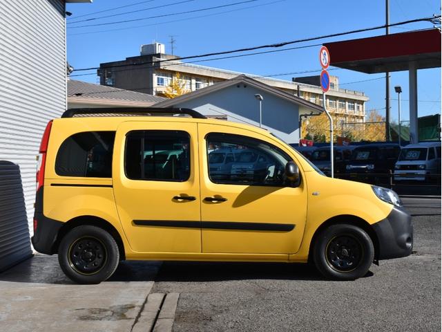 カングー ラ・ポスト　限定車　１オーナー　禁煙車　９インチナビＤＴＶ　Ｂカメラ　ＬＥＤヘッドランプ　ＢＫマルチルーフレール　デイトナＳＳホイール　新品タイヤ　同色コラムカバー　同色ドリンクホルダー　サイドバイザー（4枚目）