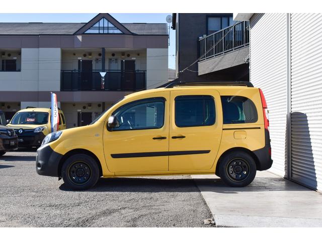 カングー ラ・ポスト　限定車　１オーナー　禁煙車　９インチナビＤＴＶ　Ｂカメラ　ＬＥＤヘッドランプ　ＢＫマルチルーフレール　デイトナＳＳホイール　新品タイヤ　同色コラムカバー　同色ドリンクホルダー　サイドバイザー（5枚目）