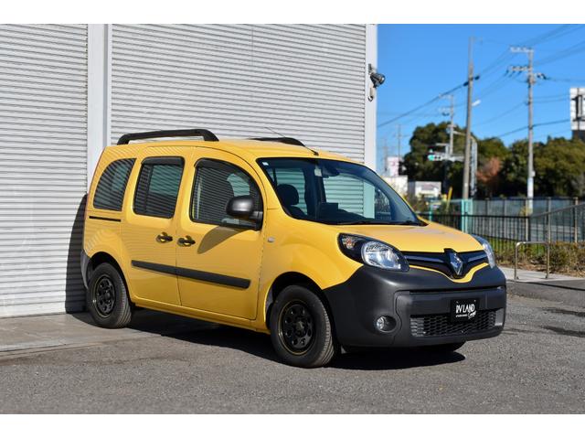 カングー ラ・ポスト　限定車　１オーナー　禁煙車　９インチナビＤＴＶ　Ｂカメラ　ＬＥＤヘッドランプ　ＢＫマルチルーフレール　デイトナＳＳホイール　新品タイヤ　同色コラムカバー　同色ドリンクホルダー　サイドバイザー（6枚目）