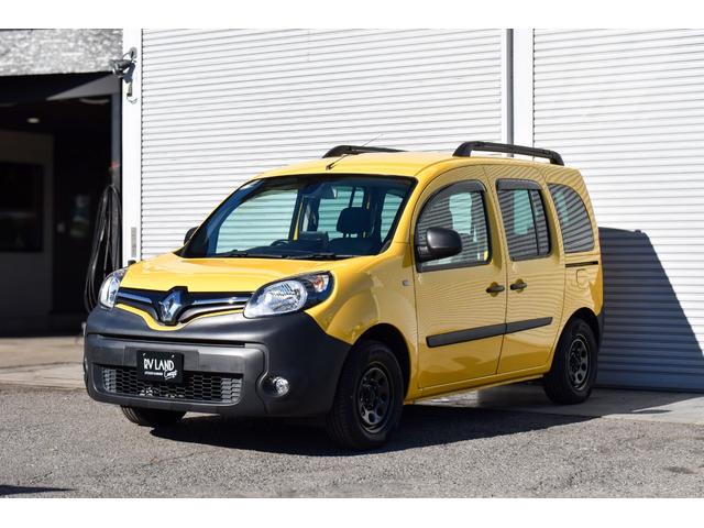 カングー ラ・ポスト　限定車　１オーナー　禁煙車　９インチナビＤＴＶ　Ｂカメラ　ＬＥＤヘッドランプ　ＢＫマルチルーフレール　デイトナＳＳホイール　新品タイヤ　同色コラムカバー　同色ドリンクホルダー　サイドバイザー（7枚目）