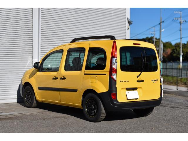 カングー ラ・ポスト　限定車　１オーナー　禁煙車　９インチナビＤＴＶ　Ｂカメラ　ＬＥＤヘッドランプ　ＢＫマルチルーフレール　デイトナＳＳホイール　新品タイヤ　同色コラムカバー　同色ドリンクホルダー　サイドバイザー（9枚目）