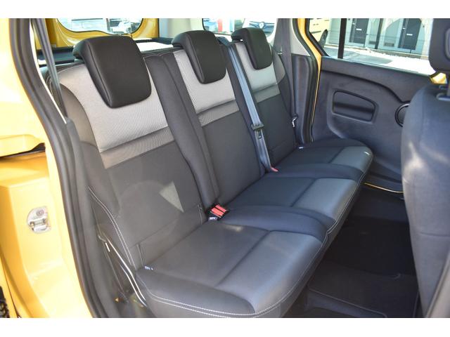 カングー ラ・ポスト　限定車　１オーナー　禁煙車　９インチナビＤＴＶ　Ｂカメラ　ＬＥＤヘッドランプ　ＢＫマルチルーフレール　デイトナＳＳホイール　新品タイヤ　同色コラムカバー　同色ドリンクホルダー　サイドバイザー（26枚目）