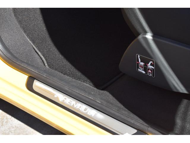 カングー ラ・ポスト　限定車　１オーナー　禁煙車　９インチナビＤＴＶ　Ｂカメラ　ＬＥＤヘッドランプ　ＢＫマルチルーフレール　デイトナＳＳホイール　新品タイヤ　同色コラムカバー　同色ドリンクホルダー　サイドバイザー（36枚目）