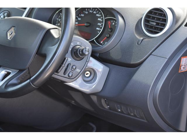 カングー コンフィチュール 限定車 禁煙車 タイミングベルト交換 ガラスルーフ ポータブルナビ バックカメラ ETC マルチルーフレール クラシックアロイホイール 専用コラムカバー サイドバイザー(25枚目)