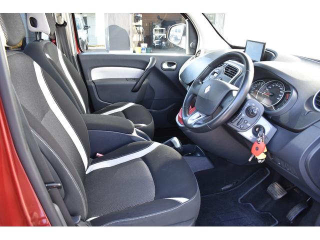 カングー コンフィチュール 限定車 禁煙車 タイミングベルト交換 ガラスルーフ ポータブルナビ バックカメラ ETC マルチルーフレール クラシックアロイホイール 専用コラムカバー サイドバイザー(29枚目)