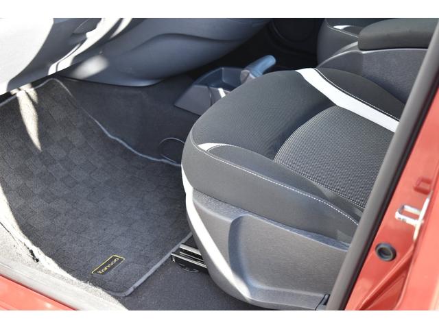 カングー コンフィチュール 限定車 禁煙車 タイミングベルト交換 ガラスルーフ ポータブルナビ バックカメラ ETC マルチルーフレール クラシックアロイホイール 専用コラムカバー サイドバイザー(34枚目)