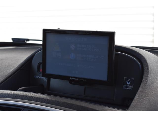 カングー コンフィチュール 限定車 禁煙車 タイミングベルト交換 ガラスルーフ ポータブルナビ バックカメラ ETC マルチルーフレール クラシックアロイホイール 専用コラムカバー サイドバイザー(40枚目)