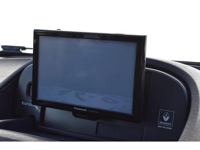 カングー コンフィチュール 限定車 禁煙車 タイミングベルト交換 ガラスルーフ ポータブルナビ バックカメラ ETC マルチルーフレール クラシックアロイホイール 専用コラムカバー サイドバイザー(41枚目)