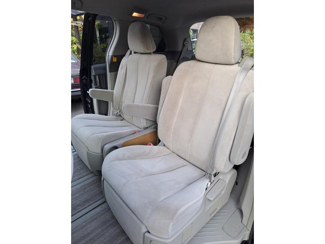 エスティマ ２．４アエラス　Ｇエディション　Ｗエアバッグ＆ＡＢＳ＆スマートドアロック＆プッシュスタート＆ＨＤＤナビ＆両面オートスライドドア＆オートエアコン＆オートライト付き（13枚目）