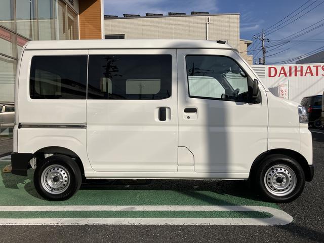 ハイゼットカーゴ ＤＸ　オーディオレス　キーレス　パワーウインド　まごころ保証　距離無制限・１年保証付き　オーディオレス　スマートアシスト　キーレスエントリー　クリアランスソナー　アイドリングストップ　オートライト　マニュアルエアコン　リアベンチシート（5枚目）