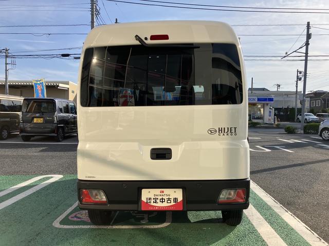 ハイゼットカーゴ ＤＸ　オーディオレス　キーレス　パワーウインド　まごころ保証　距離無制限・１年保証付き　オーディオレス　スマートアシスト　キーレスエントリー　クリアランスソナー　アイドリングストップ　オートライト　マニュアルエアコン　リアベンチシート（8枚目）