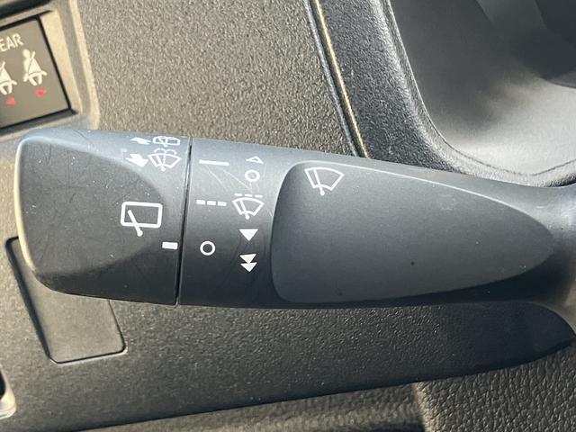 ハイゼットカーゴ ＤＸ　オーディオレス　キーレス　パワーウインド　まごころ保証　距離無制限・１年保証付き　オーディオレス　スマートアシスト　キーレスエントリー　クリアランスソナー　アイドリングストップ　オートライト　マニュアルエアコン　リアベンチシート（16枚目）