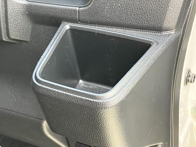 ハイゼットカーゴ ＤＸ　オーディオレス　キーレス　パワーウインド　まごころ保証　距離無制限・１年保証付き　オーディオレス　スマートアシスト　キーレスエントリー　クリアランスソナー　アイドリングストップ　オートライト　マニュアルエアコン　リアベンチシート（44枚目）