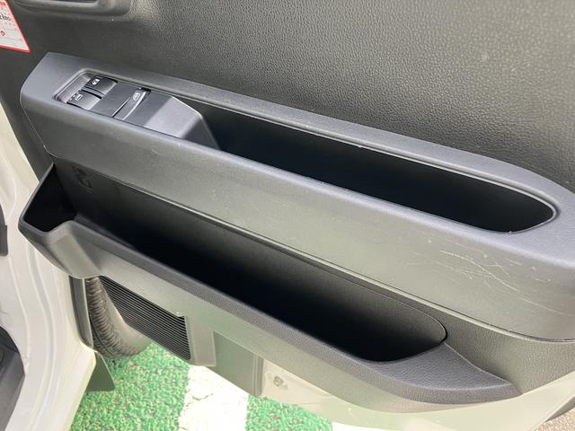 ハイゼットカーゴ ＤＸ　オーディオレス　キーレス　パワーウインド　まごころ保証　距離無制限・１年保証付き　オーディオレス　スマートアシスト　キーレスエントリー　クリアランスソナー　アイドリングストップ　オートライト　マニュアルエアコン　リアベンチシート（52枚目）