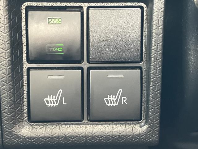 ウインターシーズンには必需品のシートヒーターが付いています。エンジン始動直後に座面と背もたれが温かくなり、快適ドライブが楽しめますよ。