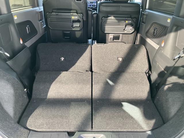 シートを倒せば広い荷室