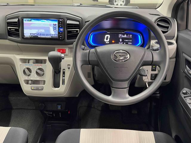 デジタルメーターを備えたインパネデザインです♪