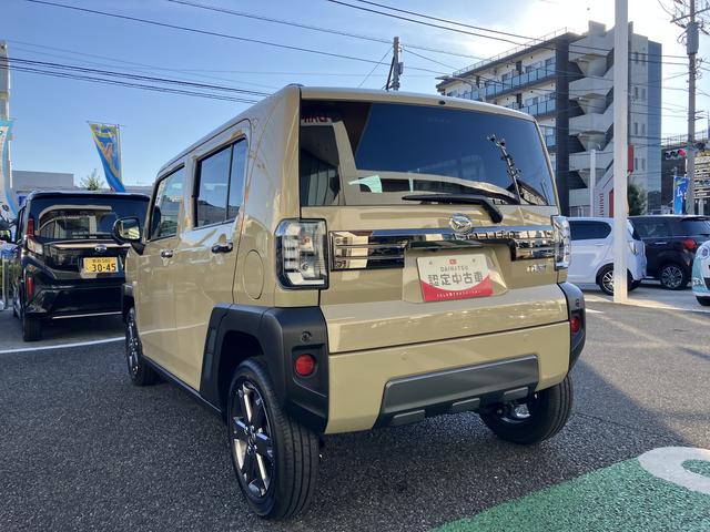 タフト Ｇ　ダーククロムベンチャー　フロントシートヒーター　中古車保証・距離無制限、１年付き　オートライト　ＬＥＤヘッドライト　ＬＥＤフォグランプ　キーフリー　ホールド機能付き電動パーキングブレーキ　オートホールド　フロントシートヒーター　カーペットマット（3枚目）