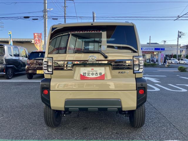 タフト Ｇ　ダーククロムベンチャー　フロントシートヒーター　中古車保証・距離無制限、１年付き　オートライト　ＬＥＤヘッドライト　ＬＥＤフォグランプ　キーフリー　ホールド機能付き電動パーキングブレーキ　オートホールド　フロントシートヒーター　カーペットマット（4枚目）