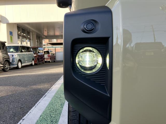 タフト Ｇ　ダーククロムベンチャー　フロントシートヒーター　中古車保証・距離無制限、１年付き　オートライト　ＬＥＤヘッドライト　ＬＥＤフォグランプ　キーフリー　ホールド機能付き電動パーキングブレーキ　オートホールド　フロントシートヒーター　カーペットマット（12枚目）