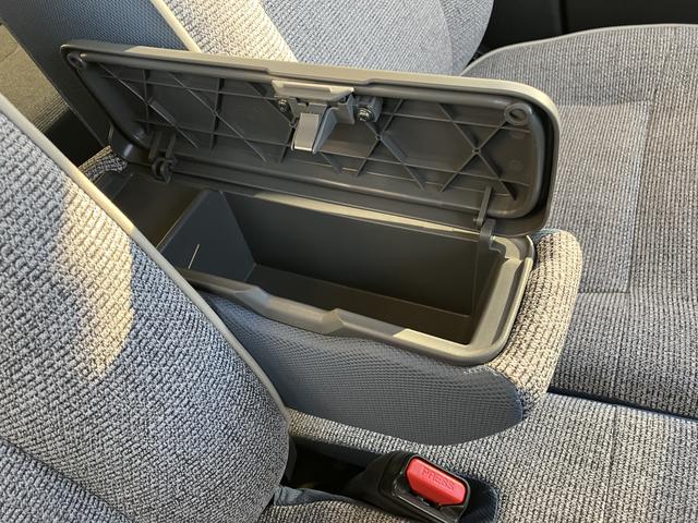 ムーヴキャンバス ストライプスＧ　フロントシートヒーター　電動サイドブレーキ　中古車保証・距離無制限、１年付き　オートライト　ＬＥＤヘッドライト　ＬＥＤフォグランプ　キーフリー　両側電動スライドドア　フロントシートヒーター　ホールド機能付き電動サイドブレーキ　カーペットマット（59枚目）