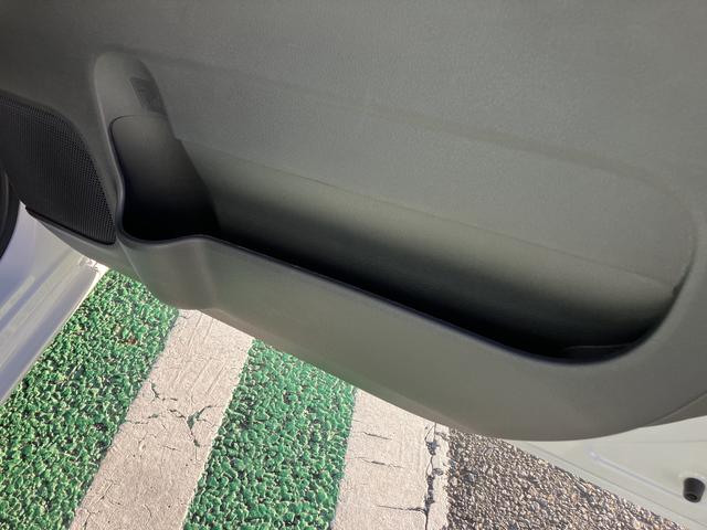 ムーヴキャンバス ストライプスＧ　フロントシートヒーター　電動サイドブレーキ　中古車保証・距離無制限、１年付き　オートライト　ＬＥＤヘッドライト　ＬＥＤフォグランプ　キーフリー　両側電動スライドドア　フロントシートヒーター　ホールド機能付き電動サイドブレーキ　カーペットマット（62枚目）