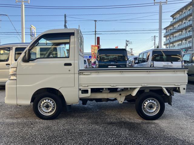 ハイゼットトラック エアコン・パワステ スペシャル 純正ラジオ 保証 まごころ保証 1年間・走行距離無制限付き ハロゲンヘッドライト 純正AM/FMラジオ ラバーマット ロングバイザー マニュアルエアコン(8枚目)
