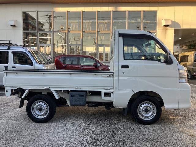 ハイゼットトラック エアコン・パワステ スペシャル 純正ラジオ 保証 まごころ保証 1年間・走行距離無制限付き ハロゲンヘッドライト 純正AM/FMラジオ ラバーマット ロングバイザー マニュアルエアコン(12枚目)