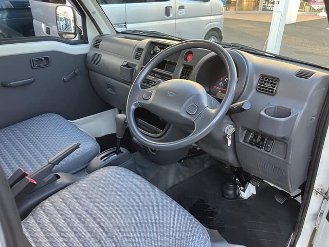 ハイゼットトラック エアコン・パワステ スペシャル 純正ラジオ 保証 まごころ保証 1年間・走行距離無制限付き ハロゲンヘッドライト 純正AM/FMラジオ ラバーマット ロングバイザー マニュアルエアコン(18枚目)