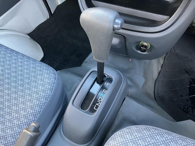 ハイゼットトラック エアコン・パワステ スペシャル 純正ラジオ 保証 まごころ保証 1年間・走行距離無制限付き ハロゲンヘッドライト 純正AM/FMラジオ ラバーマット ロングバイザー マニュアルエアコン(19枚目)