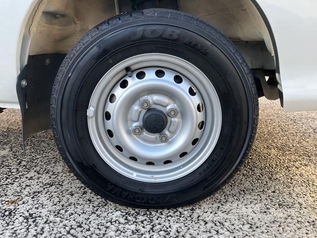 ハイゼットトラック エアコン・パワステ スペシャル 純正ラジオ 保証 まごころ保証 1年間・走行距離無制限付き ハロゲンヘッドライト 純正AM/FMラジオ ラバーマット ロングバイザー マニュアルエアコン(20枚目)