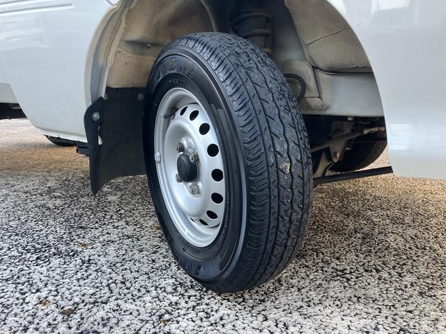 ハイゼットトラック エアコン・パワステ スペシャル 純正ラジオ 保証 まごころ保証 1年間・走行距離無制限付き ハロゲンヘッドライト 純正AM/FMラジオ ラバーマット ロングバイザー マニュアルエアコン(21枚目)