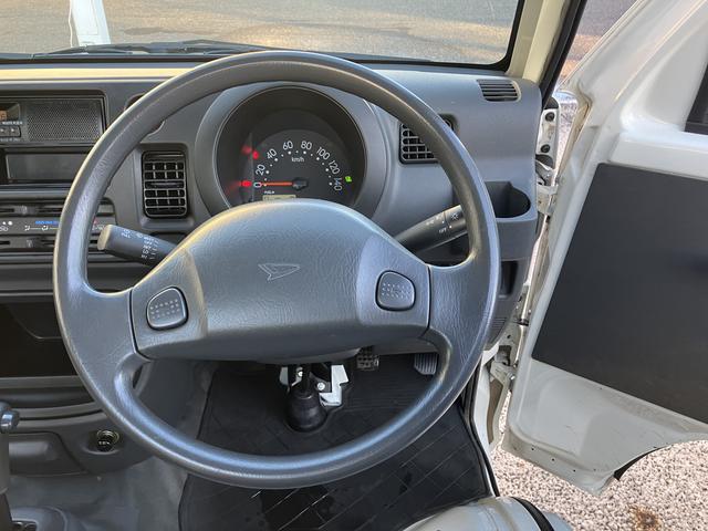 ハイゼットトラック エアコン・パワステ スペシャル 純正ラジオ 保証 まごころ保証 1年間・走行距離無制限付き ハロゲンヘッドライト 純正AM/FMラジオ ラバーマット ロングバイザー マニュアルエアコン(24枚目)