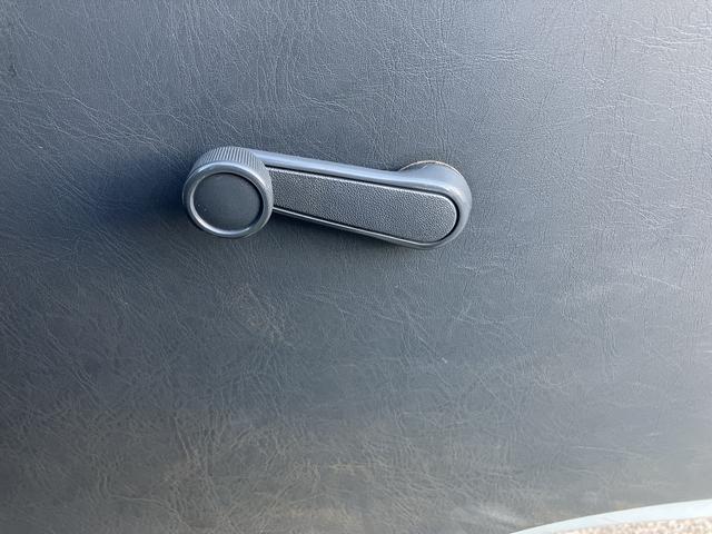 ハイゼットトラック エアコン・パワステ スペシャル 純正ラジオ 保証 まごころ保証 1年間・走行距離無制限付き ハロゲンヘッドライト 純正AM/FMラジオ ラバーマット ロングバイザー マニュアルエアコン(30枚目)