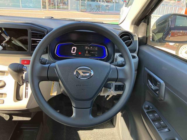 ミライース Ｘ　ＳＡＩＩＩ　届出済み未使用車　ＬＥＤヘッドランプ　保証　新車保証・まごころ保証　１年間・走行距離無制限付き　キーレスエントリー　ＬＥＤヘッドランプ　コーナーセンサー　電動格納ドアミラー　パワーウインドウ　オートライト　オートハイビーム（4枚目）