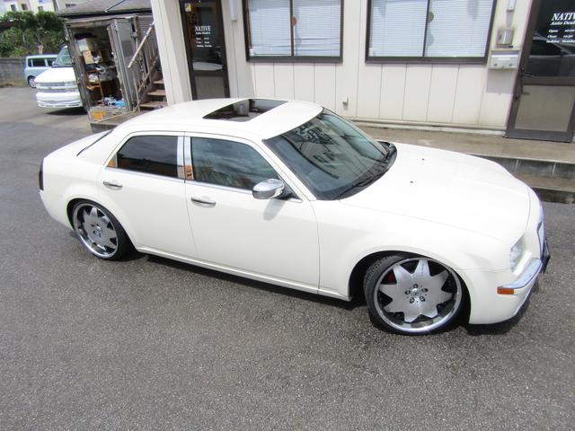 5.7HEMI LEXANI22in ローダウン LEDテール 新車並行車(8枚目)